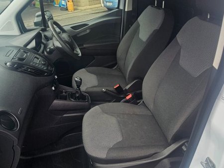 2022 Ford Transit Courier - photo 18