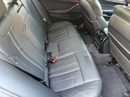 2021 BMW 5-Series - photo 14
