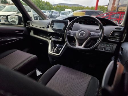 2017 Nissan Serena - photo 11