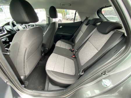 2025 Kia Stonic - photo 18