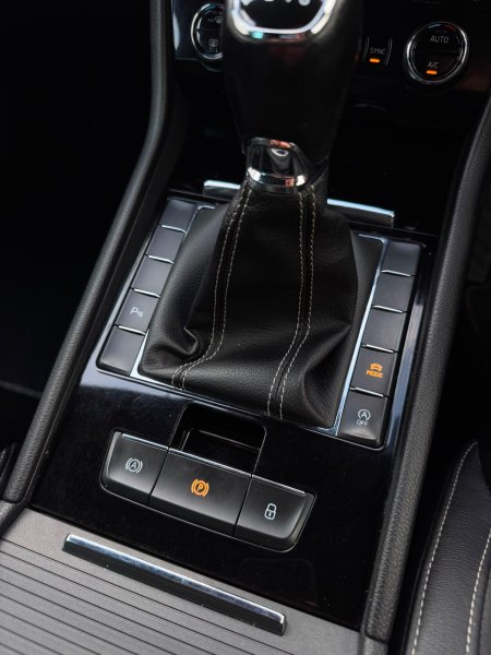 2018 Skoda Superb - photo 19