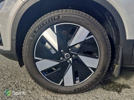 2025 Volvo XC40 - photo 9