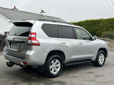 2016 Toyota Land Cruiser - photo 2