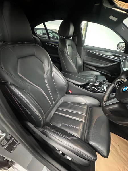 2021 BMW 5-Series - photo 19