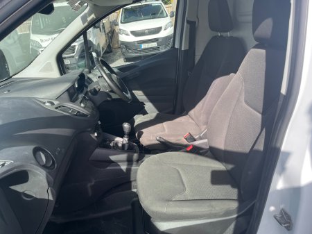 2020 Ford Transit - photo 10