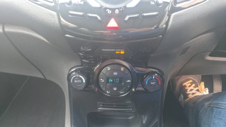 2016 Ford Fiesta - photo 13