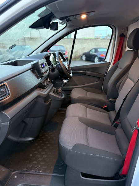 2023 Renault Trafic - photo 9