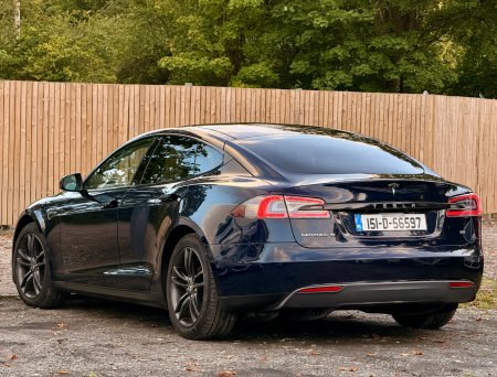 2015 Tesla Model S - photo 20