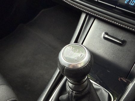 2017 Toyota Auris - photo 17