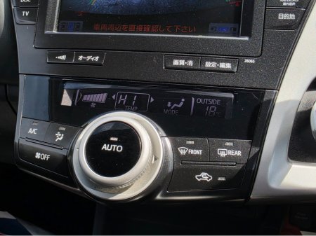 2013 Toyota Prius - photo 15
