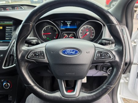 2016 Ford Focus - photo 25