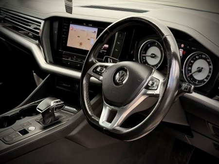 2020 Volkswagen Touareg - photo 8