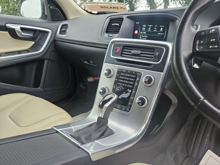 2017 Volvo V60 - photo 30