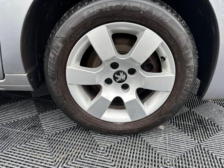 2014 Peugeot 5008 - photo 3