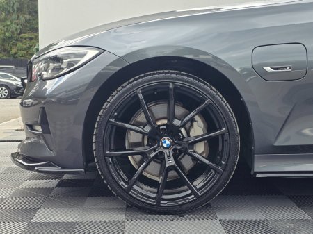 2022 BMW 3-Series - photo 13