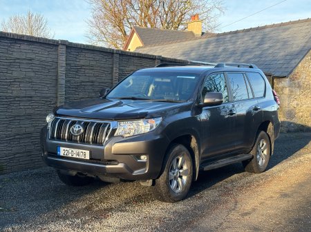 2022 Toyota Land Cruiser - photo 2