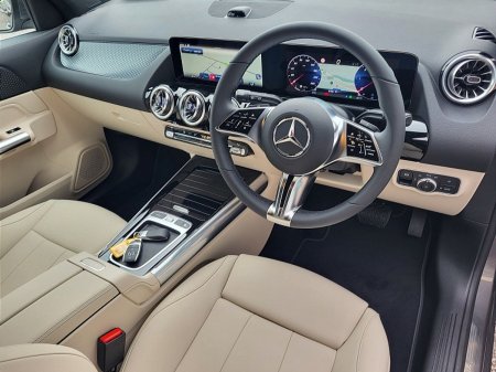 2027 Mercedes-Benz GLA - photo 2