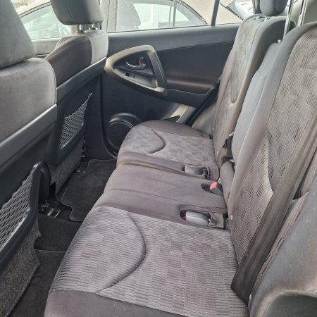 2011 Toyota RAV4 - photo 11