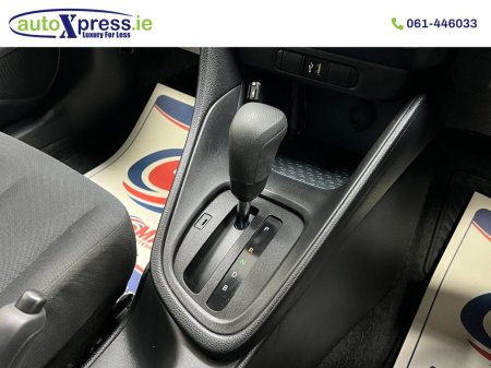 2022 Toyota Yaris - photo 8