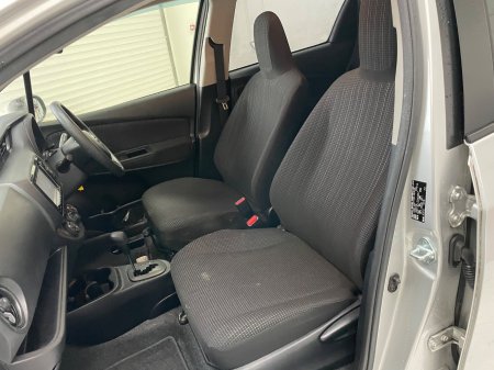 2018 Toyota Vitz - photo 17