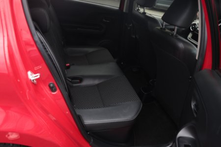 2015 Toyota Aqua - photo 24