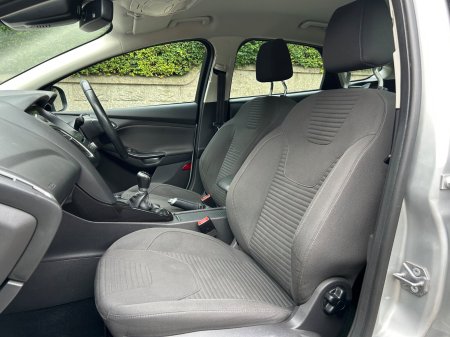 2016 Ford Focus - photo 16