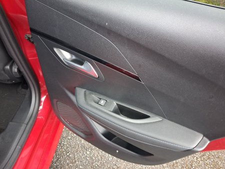 2021 Peugeot 208 - photo 13