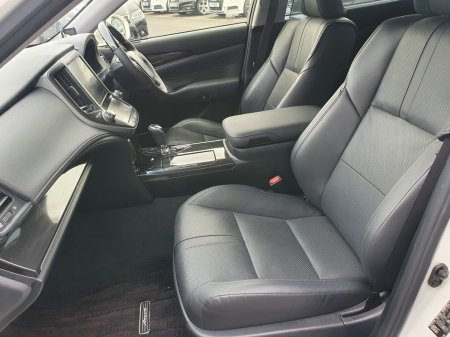 2013 Toyota Crown - photo 22
