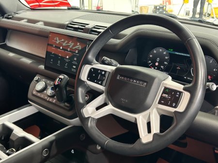 2025 Land Rover Defender - photo 6