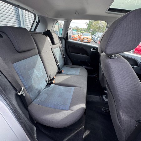 2006 Ford Fiesta - photo 13