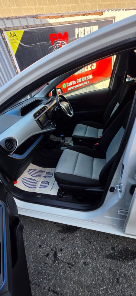 2015 Toyota Aqua - photo 9