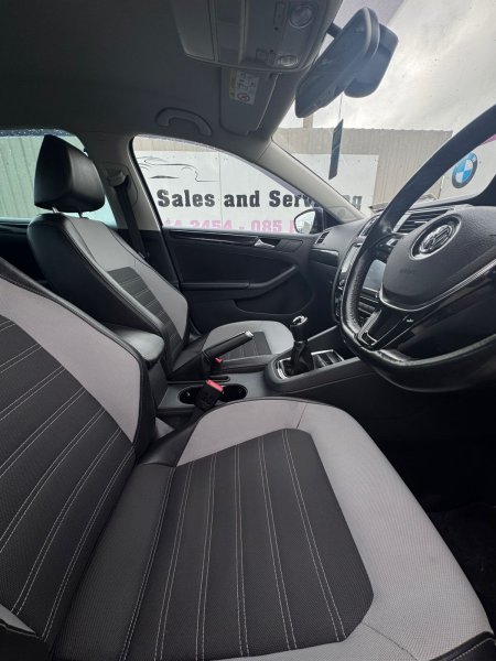2017 Volkswagen Jetta - photo 17