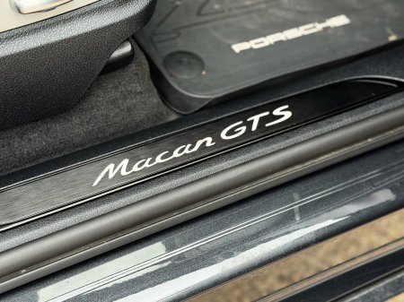 2021 Porsche Macan - photo 19
