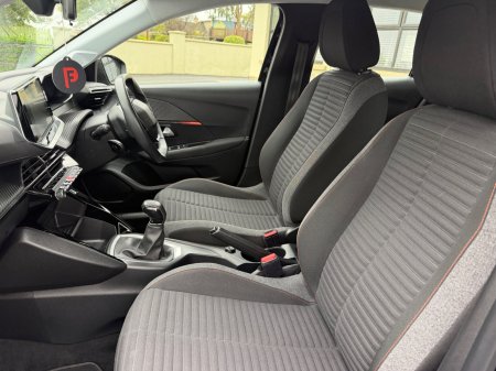 2021 Peugeot 208 - photo 16