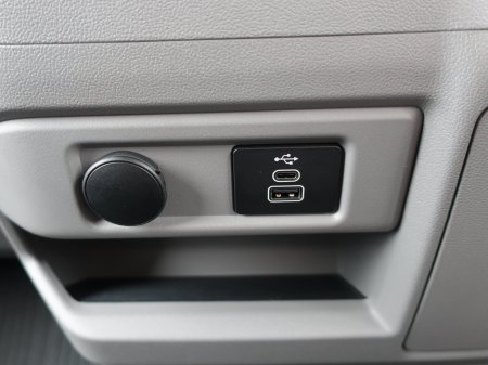 2026 Ford Transit Custom - photo 13