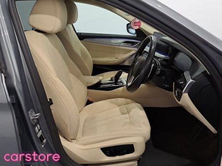 2023 BMW 5-Series - photo 12