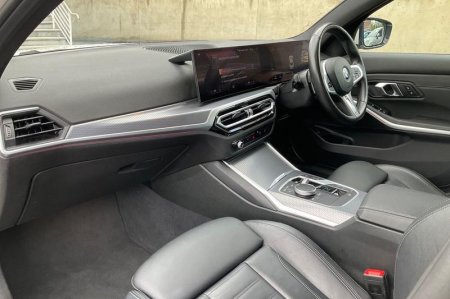 2024 BMW 3-Series - photo 18
