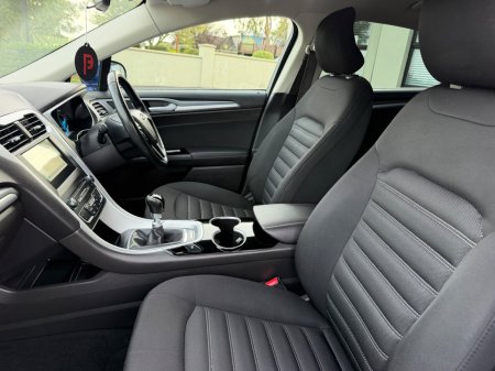 2016 Ford Mondeo - photo 17
