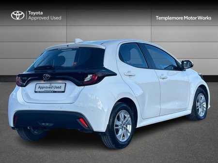 2025 Toyota Yaris - photo 2