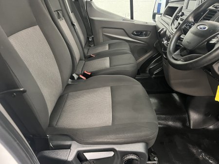 2021 Ford Transit - photo 8
