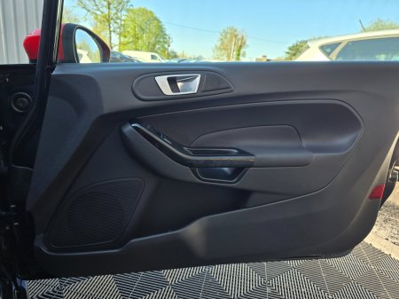 2015 Ford Fiesta - photo 23