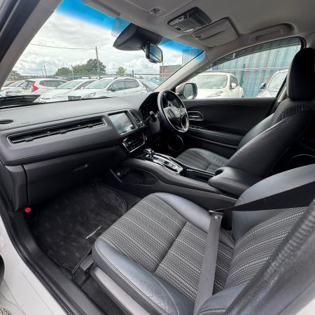 2018 Honda Vezel - photo 2