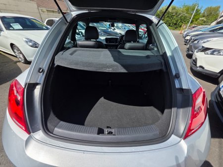 2014 Volkswagen Beetle - photo 11