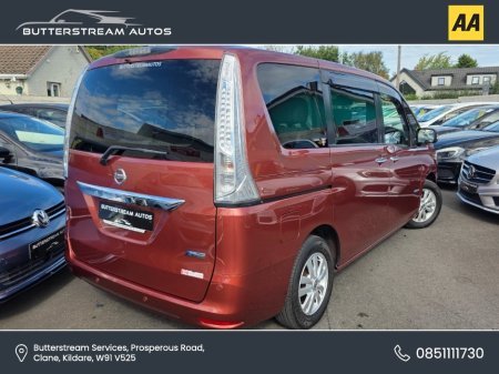 2015 Nissan Serena - photo 2