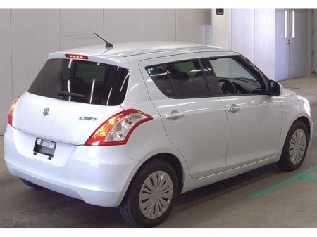 2015 Suzuki Swift - photo 2