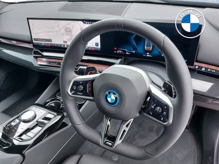 2026 BMW 5-Series - photo 6
