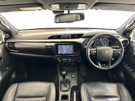 2025 Toyota Hilux - photo 8