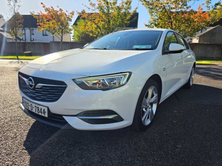 2020 Opel Insignia - photo 2