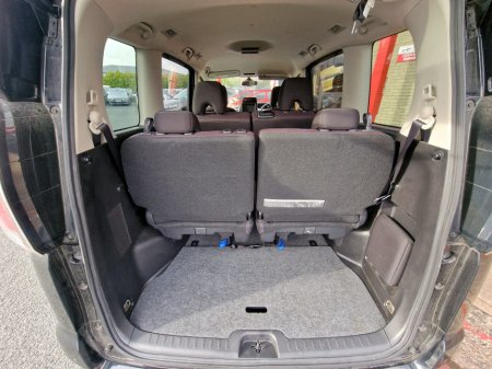 2017 Nissan Serena - photo 15