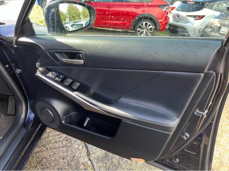 2017 Lexus IS - photo 12